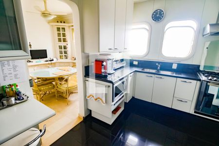 Apartamento à venda com 300m², 3 quartos e 3 vagasCozinha - Armários