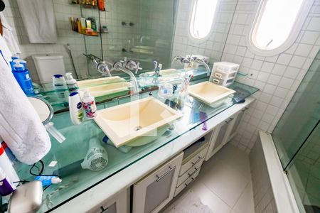 Apartamento à venda com 300m², 3 quartos e 3 vagasBanheiro da Suíte