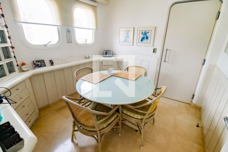 Apartamento à venda com 300m², 3 quartos e 3 vagasCopa