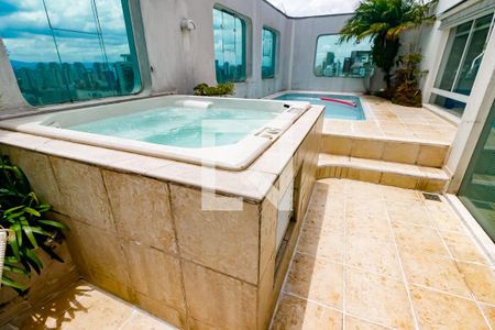 Apartamento à venda com 300m², 3 quartos e 3 vagasJacuzzi