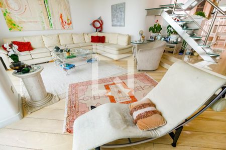 Sala 2 de apartamento à venda com 3 quartos, 300m² em Vila Suzana, São Paulo