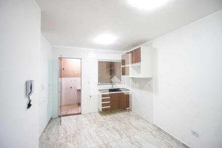 Sala e cozinha de apartamento para alugar com 2 quartos, 42m² em Chácara Santo Antônio, São Paulo