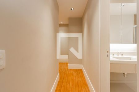 Corredor de apartamento para alugar com 3 quartos, 96m² em Vila Olímpia, São Paulo
