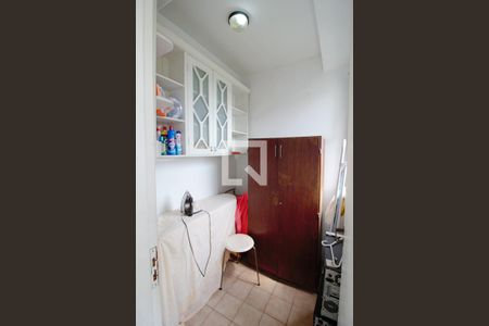 Apartamento à venda com 238m², 5 quartos e 5 vagasQuarto de Serviço