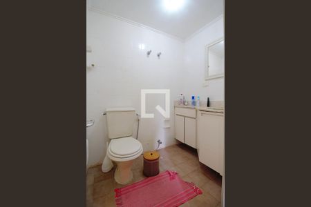 Apartamento à venda com 238m², 5 quartos e 5 vagasBanheiro da Suíte 2
