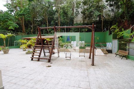 Apartamento à venda com 238m², 5 quartos e 5 vagasÁrea comum - Playground