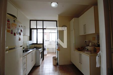 Apartamento à venda com 238m², 5 quartos e 5 vagasCozinha 