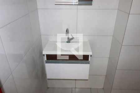 Banheiro de apartamento para alugar com 1 quarto, 30m² em Vila Esperança, São Paulo