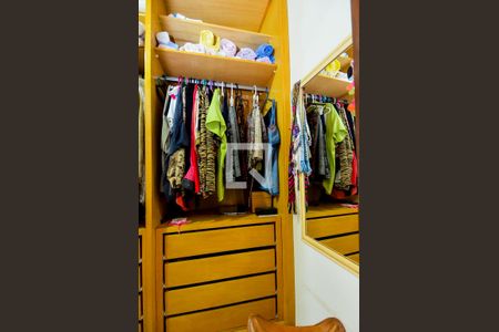 Casa à venda com 100m², 3 quartos e 2 vagasCloset da Suíte
