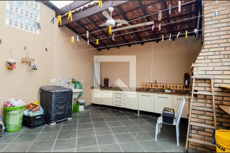 Casa à venda com 100m², 3 quartos e 2 vagasÁrea de Serviço