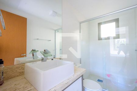 Banheiro da Suíte de apartamento à venda com 3 quartos, 89m² em Cavalhada, Porto Alegre