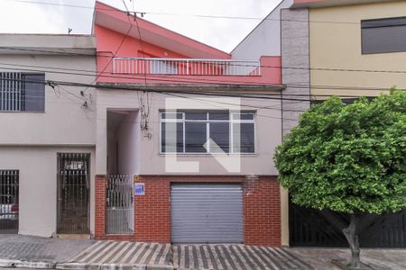Casa à venda com 178m², 3 quartos e 1 vaga Casa à venda com 178m², 3 quartos e 1 vagaFachada