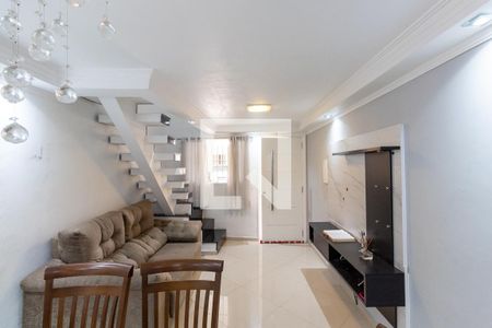 Sala de casa de condomínio à venda com 2 quartos, 100m² em Vila Araguaia, São Paulo