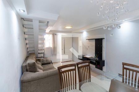 Sala de casa de condomínio à venda com 2 quartos, 100m² em Vila Araguaia, São Paulo