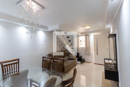 Sala de casa de condomínio à venda com 2 quartos, 100m² em Vila Araguaia, São Paulo