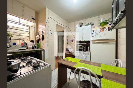 Casa à venda com 240m², 5 quartos e 3 vagasCasa 1- Cozinha