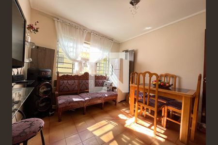 Casa à venda com 240m², 5 quartos e 3 vagasCasa  4 - Sala 