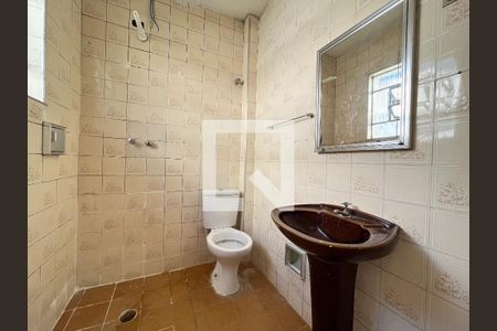 Casa à venda com 240m², 5 quartos e 3 vagasCasa  2 - Banheiro