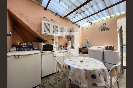 Casa à venda com 240m², 5 quartos e 3 vagasCasa  3 - Área de Serviço