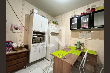 Casa à venda com 240m², 5 quartos e 3 vagasCasa 1- Cozinha