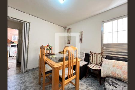 Casa à venda com 240m², 5 quartos e 3 vagasCasa  3 - Sala