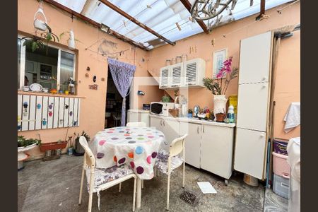 Casa à venda com 240m², 5 quartos e 3 vagasCasa  3 - Área de Serviço