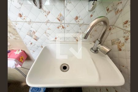 Casa à venda com 240m², 5 quartos e 3 vagasCasa  4 - Banheiro 