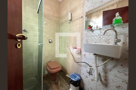 Casa à venda com 240m², 5 quartos e 3 vagasCasa  4 - Banheiro 