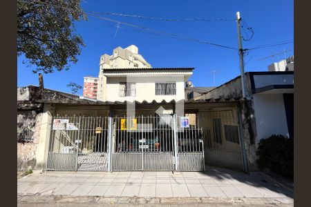 Fachada de casa à venda com 5 quartos, 240m² em Jardim Oriental, São Paulo