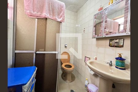 Casa à venda com 240m², 5 quartos e 3 vagasCasa  3 - Banheiro