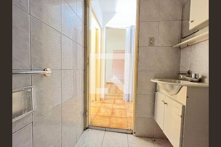 Casa à venda com 240m², 5 quartos e 3 vagasCasa  5 - Banheiro