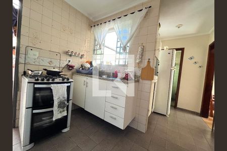 Casa à venda com 240m², 5 quartos e 3 vagasCasa  4 - Cozinha