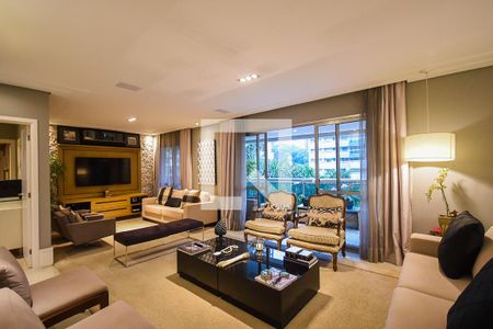 Apartamento à venda com 212m², 3 quartos e 4 vagasSala