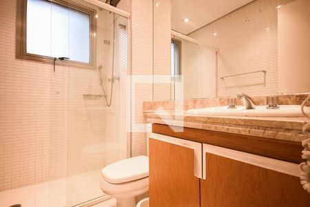 Apartamento à venda com 212m², 3 quartos e 4 vagasBanheiro suíte 2