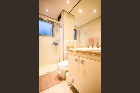 Apartamento à venda com 212m², 3 quartos e 4 vagasBanheiro suíte 1