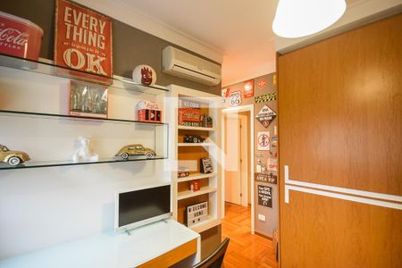 Apartamento à venda com 212m², 3 quartos e 4 vagasSuíte 2