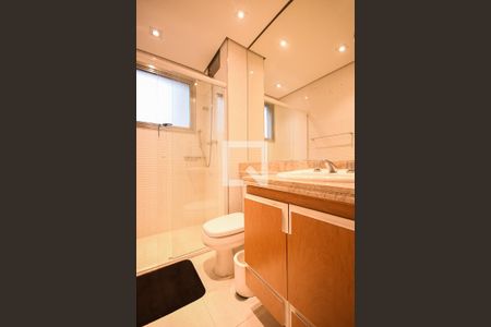 Apartamento à venda com 212m², 3 quartos e 4 vagasBanheiro suíte 2