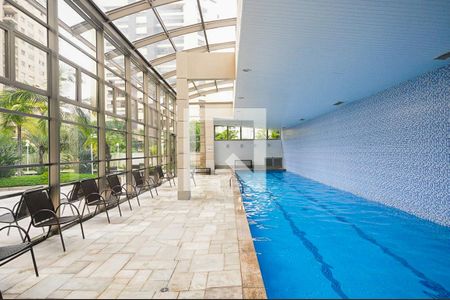 Apartamento à venda com 212m², 3 quartos e 4 vagasPiscina 2