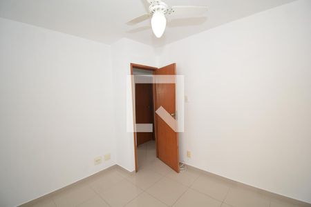 Quarto 1 de apartamento para alugar com 3 quartos, 60m² em Irajá, Rio de Janeiro
