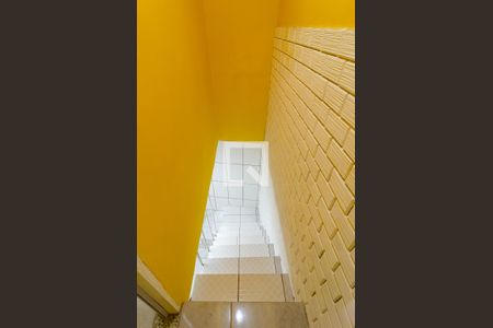 Casa para alugar com 90m², 2 quartos e sem vaga Casa para alugar com 90m², 2 quartos e sem vagaEscadas