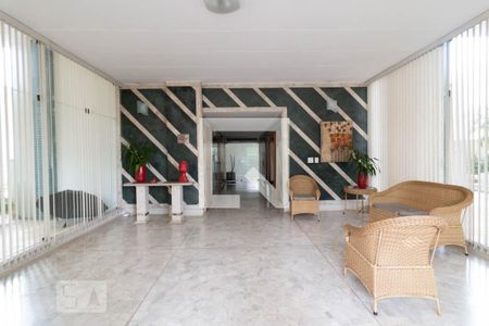 Apartamento à venda com 79m², 2 quartos e sem vaga Apartamento à venda com 79m², 2 quartos e sem vagaHall de Entrada