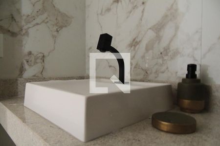 Apartamento à venda com 78m², 2 quartos e 2 vagasBanheiro 
