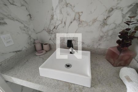 Apartamento à venda com 78m², 2 quartos e 2 vagas Apartamento à venda com 78m², 2 quartos e 2 vagasBanheiro da Suíte