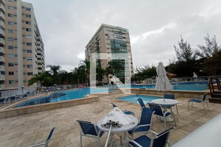 Apartamento à venda com 78m², 2 quartos e 2 vagas Apartamento à venda com 78m², 2 quartos e 2 vagasÁrea comum - Piscina
