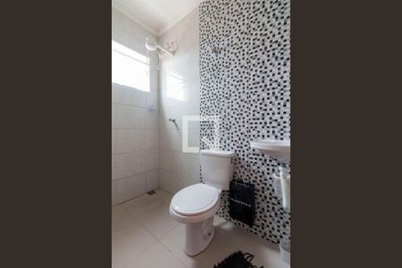 Casa de condomínio para alugar com 90m², 2 quartos e 1 vaga Casa de condomínio para alugar com 90m², 2 quartos e 1 vagaBanheiro Suite 1