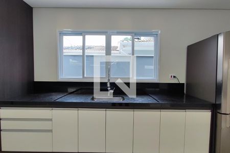 Casa de condomínio à venda com 360m², 3 quartos e 4 vagasCozinha 