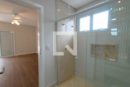 Casa de condomínio à venda com 360m², 3 quartos e 4 vagasBanheiro suíte 3