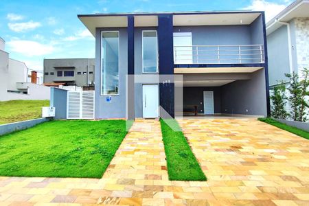 Casa de condomínio à venda com 360m², 3 quartos e 4 vagasFachada