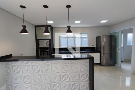 Casa de condomínio à venda com 360m², 3 quartos e 4 vagasCozinha 