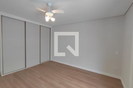 Casa de condomínio à venda com 360m², 3 quartos e 4 vagasQuarto suíte 2